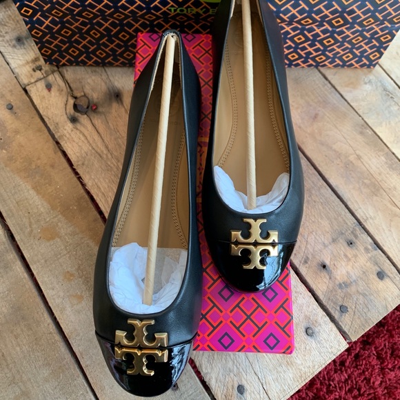🎉SOLD🎉 Tory Burch Everly Cap-Toe Ballet Flat - Picture 2 of 7